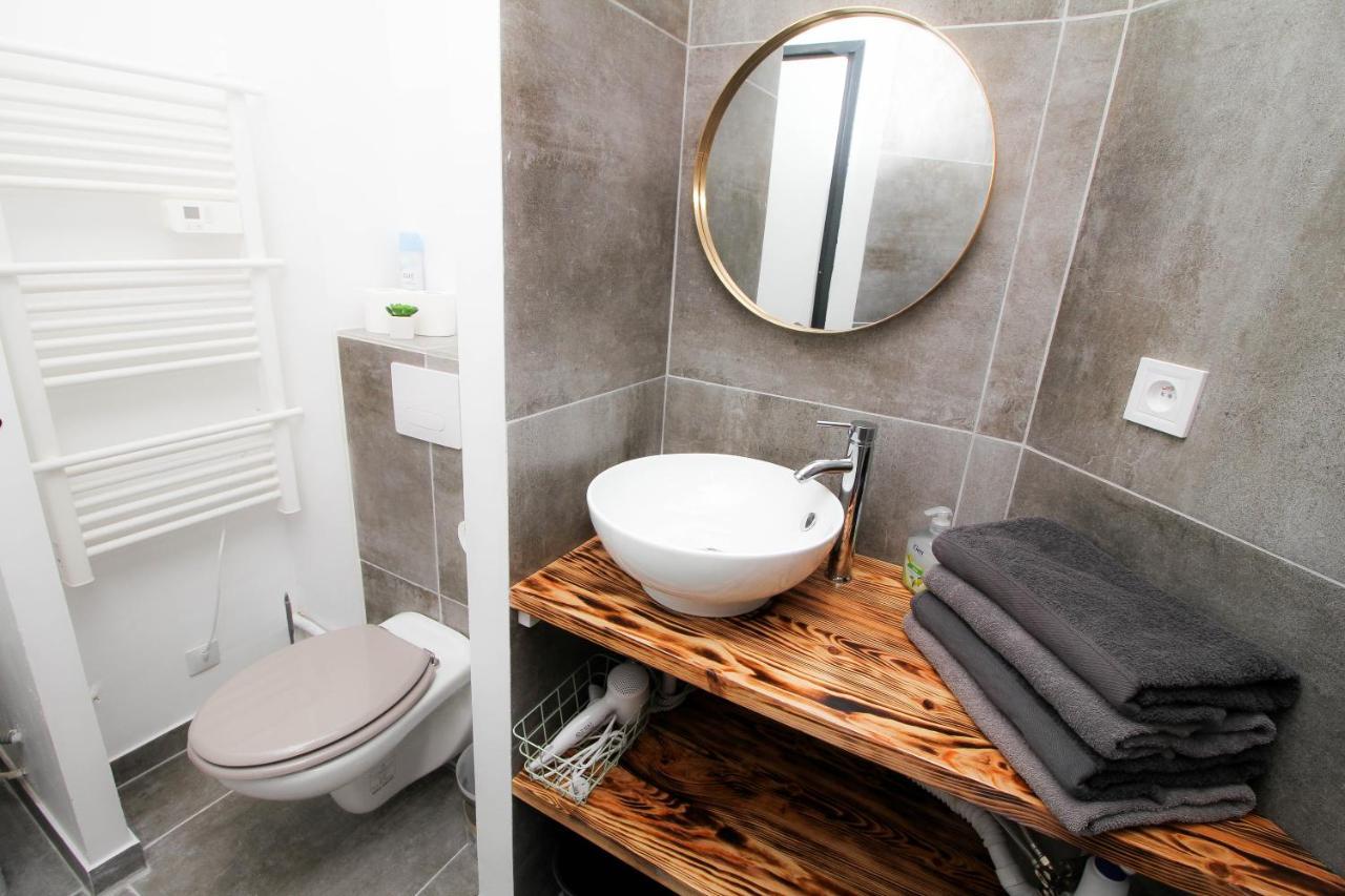 Charmant T2 En Coeur De Ville - 2 Lits + Lit Bebe - Wifi - Imprimante Carcassonne Bagian luar foto